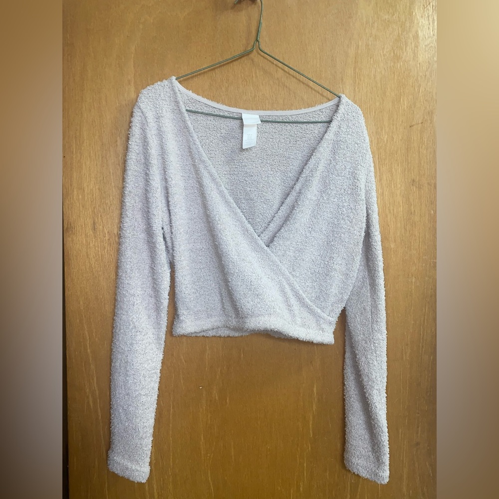 H&M Cozy V-neck Cropped Sweater, Light Tan/Grey, Size Medium